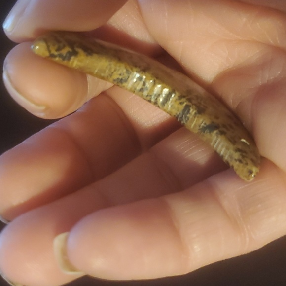 New Brown Scenery Stone Carved Crescent Moon Pendant. - Picture 4 of 10